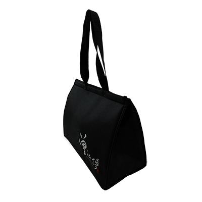 18 BAG 环保袋，国内外五星级饭店认可的专业品质，量身订制尺寸，客制化 LOGO，各种环保袋、不织布手提袋、宣传购物袋、收纳袋、礼品包装袋、活动赠品袋、保温袋、覆膜袋、保冷袋、无纺袋、帆布袋、棉布袋、福袋、束口袋、备品袋、防尘袋