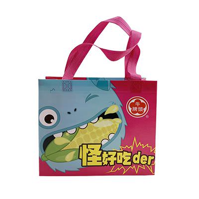 18 BAG 環保袋，國內外五星級飯店認可的專業品質，量身訂製尺寸，客製化 LOGO，各種環保袋、不織布手提袋、宣傳購物袋、收納袋、禮品包裝袋、活動贈品袋、保溫袋、覆膜袋、保冷袋、無紡袋、帆布袋、棉布袋、福袋、束口袋、備品袋、防塵袋